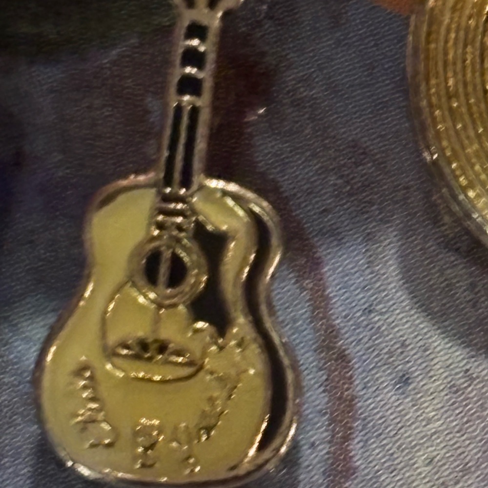 Graceland Mansion Multi Charm Dangle Magnet - Picture 7 of 9